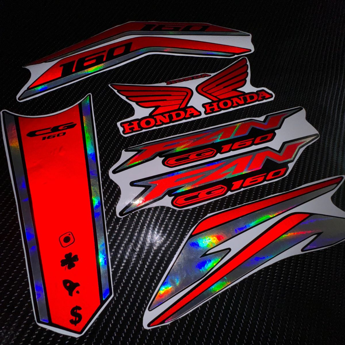 ⚠️ADESIVO FAN ATÉ 2024 - VERMELHO REFLETIVO / HOLOGRÁFICO